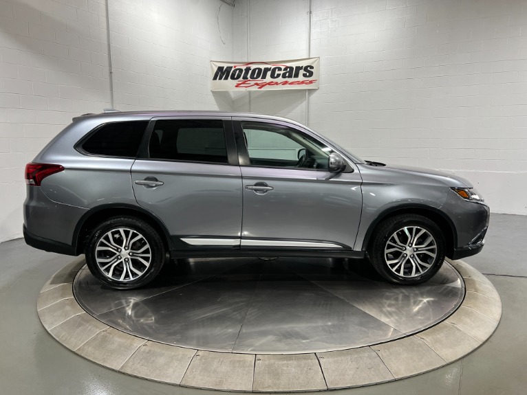 Used-2017-Mitsubishi-Outlander-SE-AWD