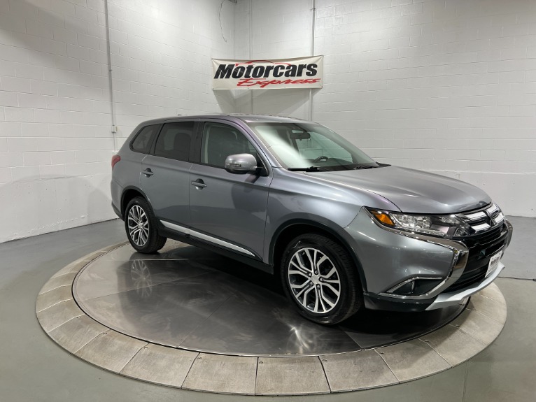 Used-2017-Mitsubishi-Outlander-SE-AWD