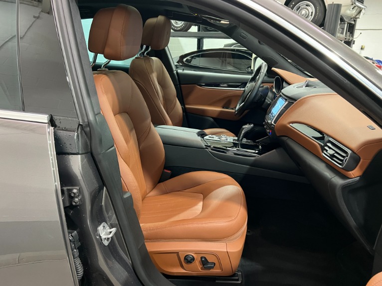 Used-2019-Maserati-Levante-AWD