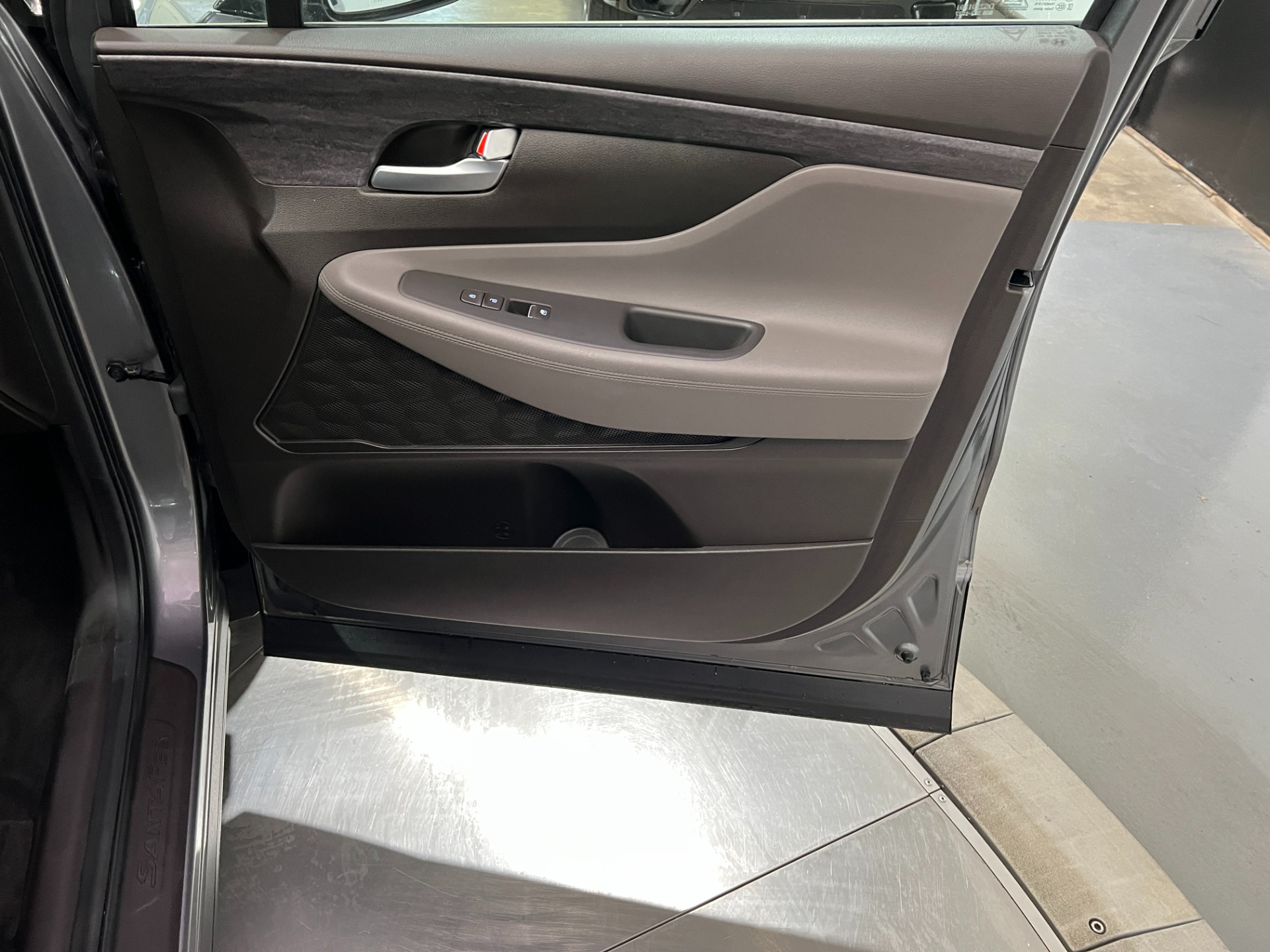 Used-2020-Hyundai-SANTA-FE-SEL-AWD