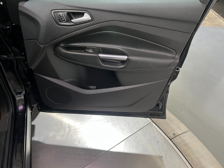 Used-2017-Ford-Escape-SE-AWD