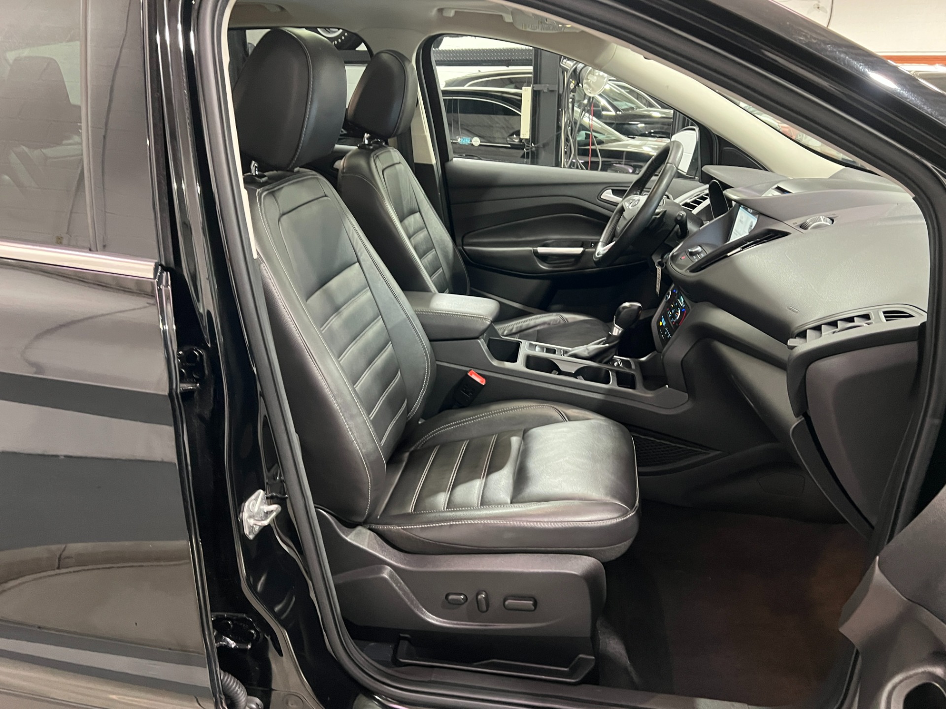 Used-2017-Ford-Escape-SE-AWD
