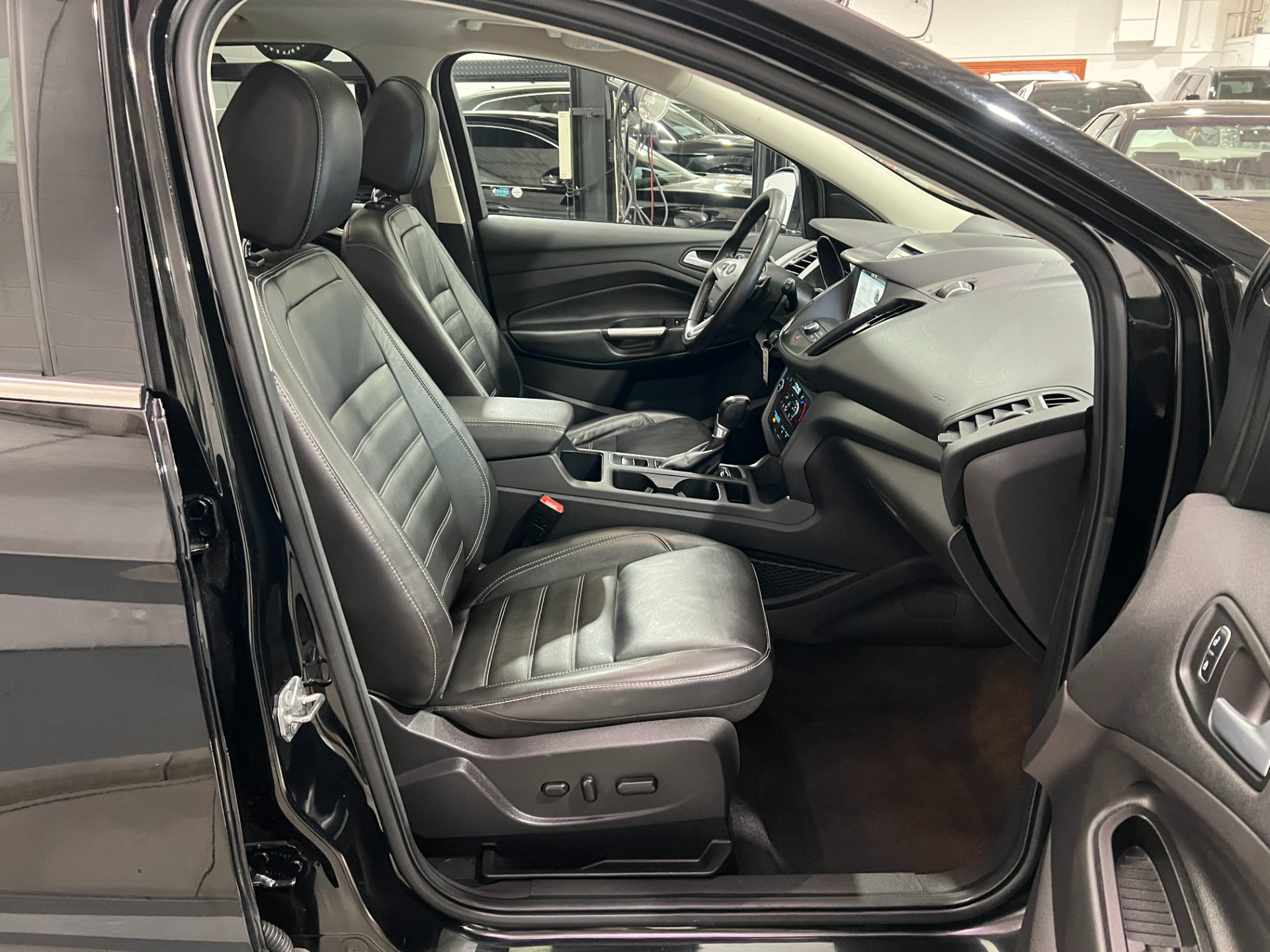 Used-2017-Ford-Escape-SE-AWD