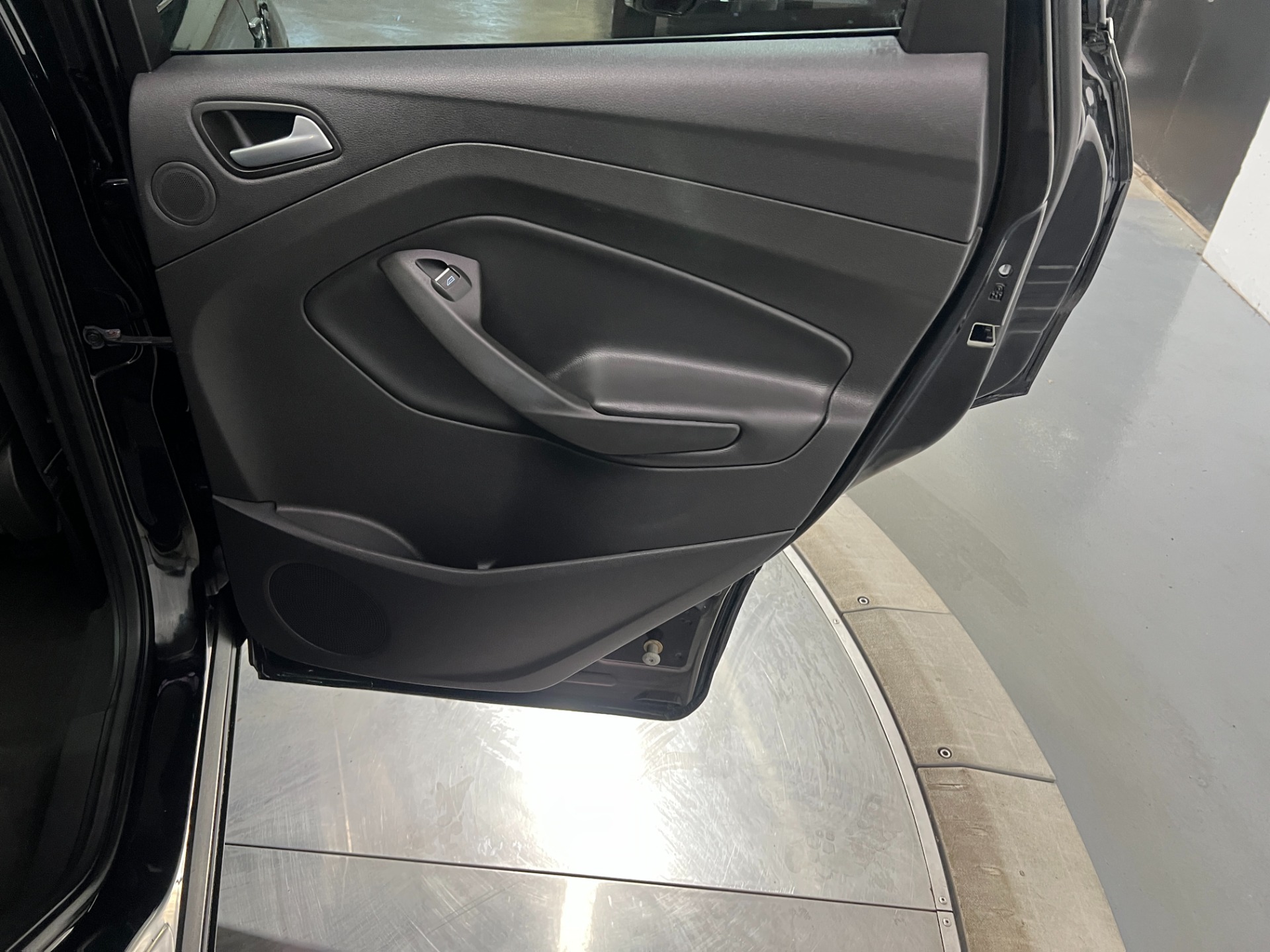 Used-2017-Ford-Escape-SE-AWD