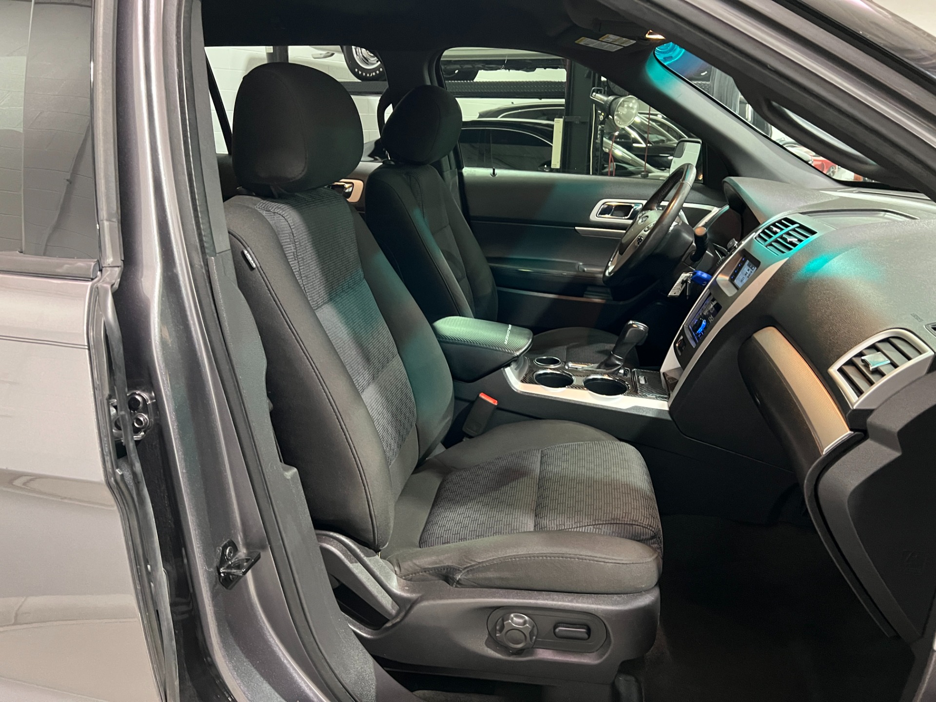 Used-2013-Ford-Explorer-XLT-FWD