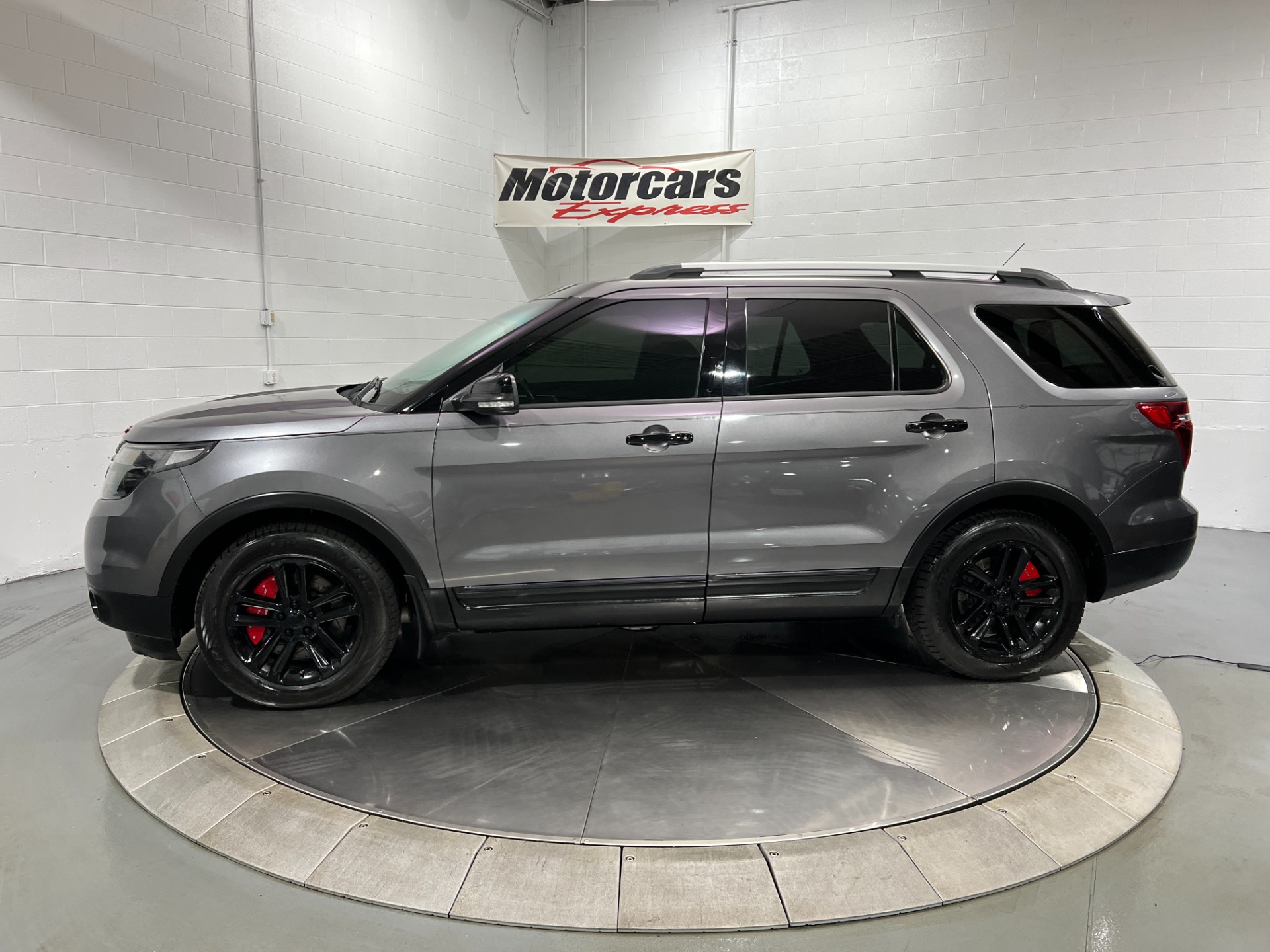 Used-2013-Ford-Explorer-XLT-FWD