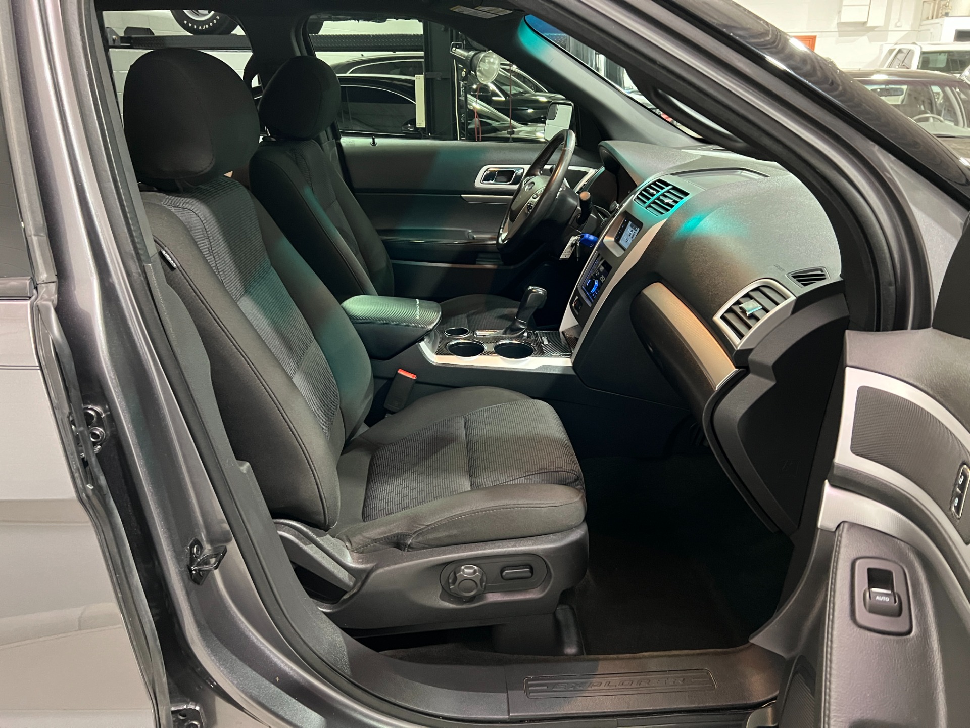 Used-2013-Ford-Explorer-XLT-FWD