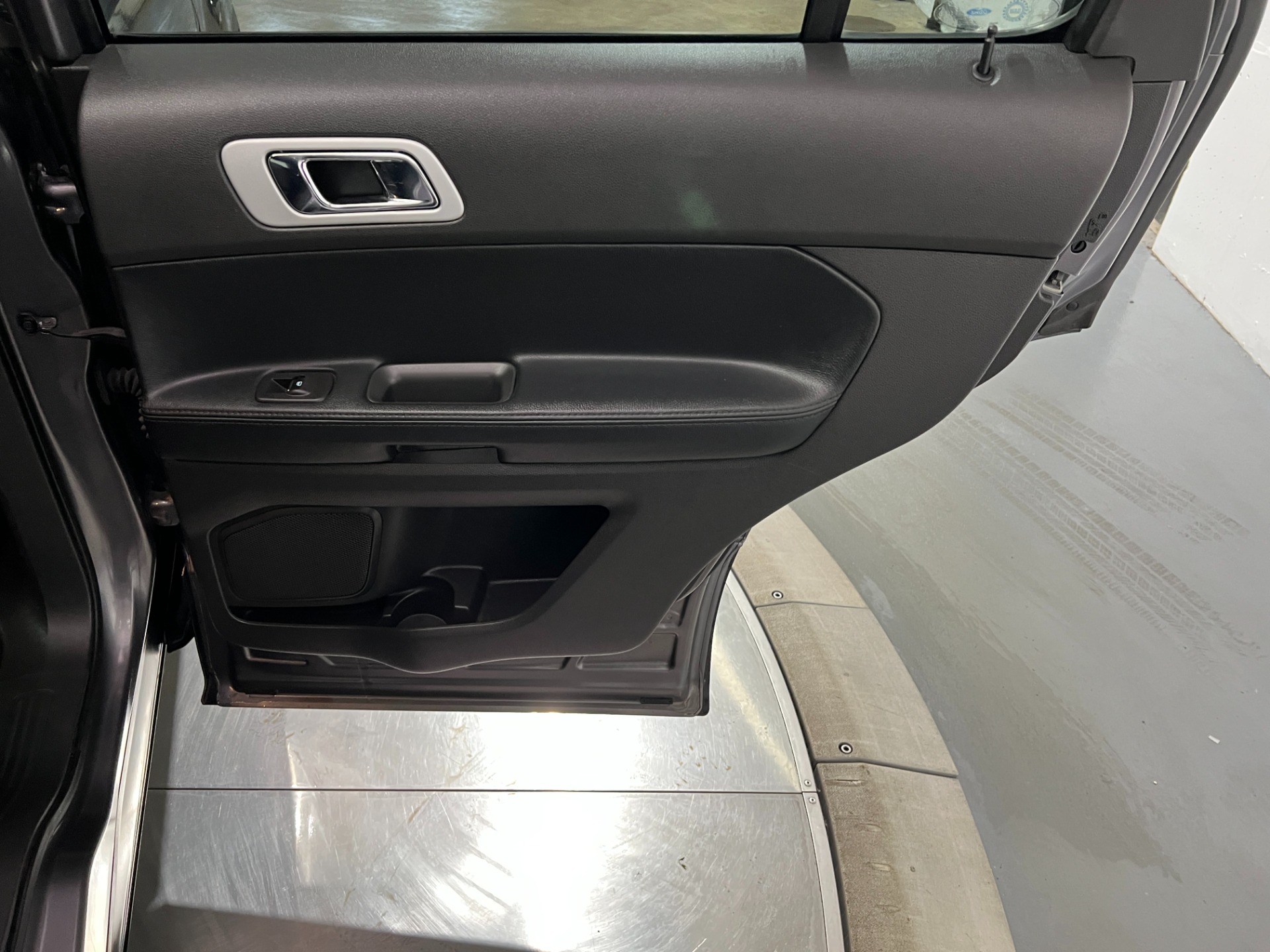 Used-2013-Ford-Explorer-XLT-FWD