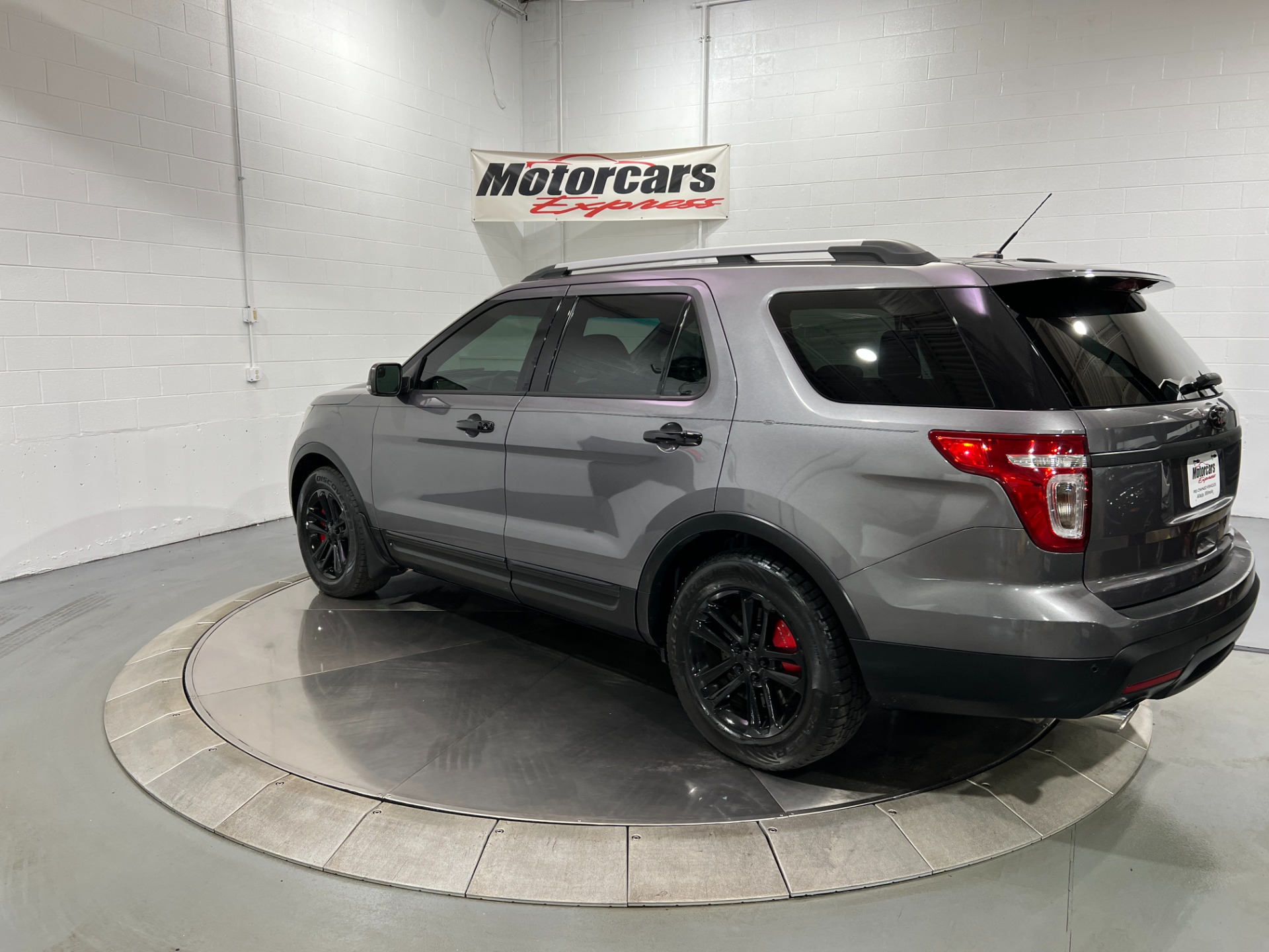 Used-2013-Ford-Explorer-XLT-FWD