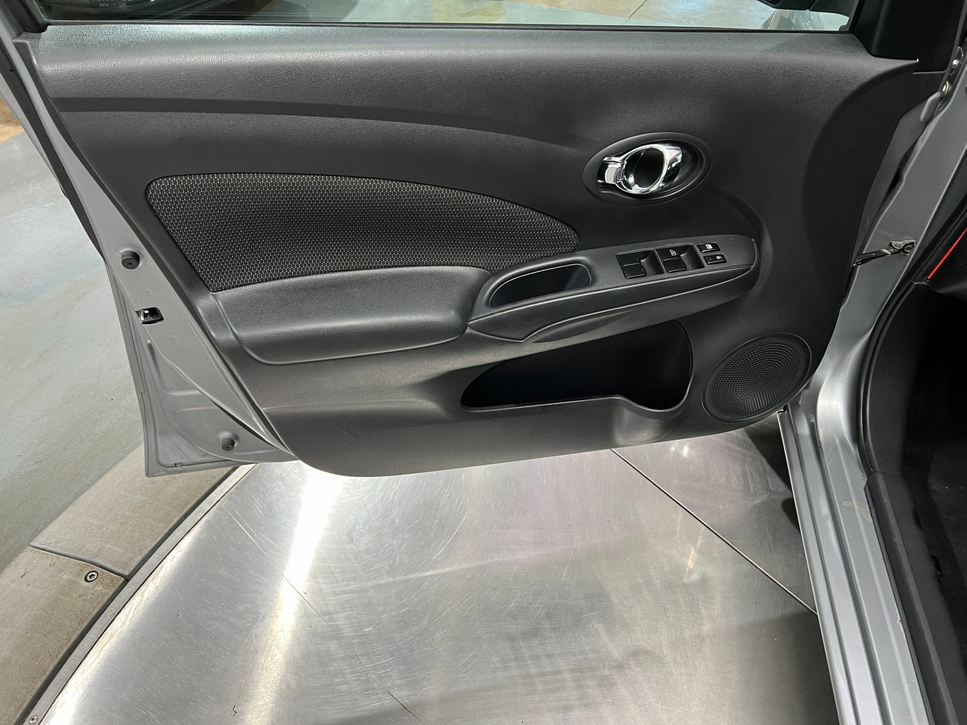 Used-2013-Nissan-Versa-16-SV-FWD