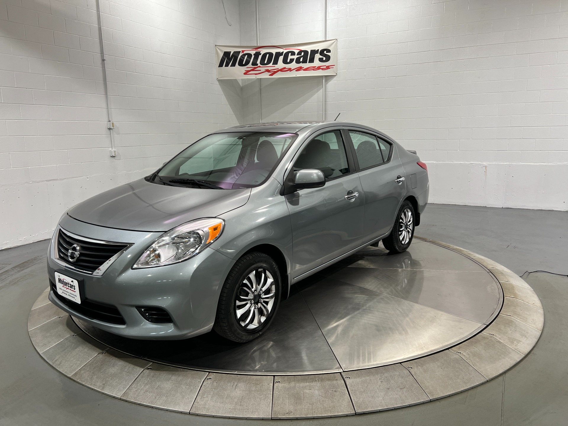 Used-2013-Nissan-Versa-16-SV-FWD