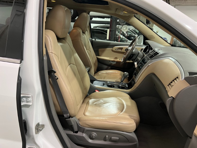 Used-2009-Chevrolet-Traverse-2LT-FWD