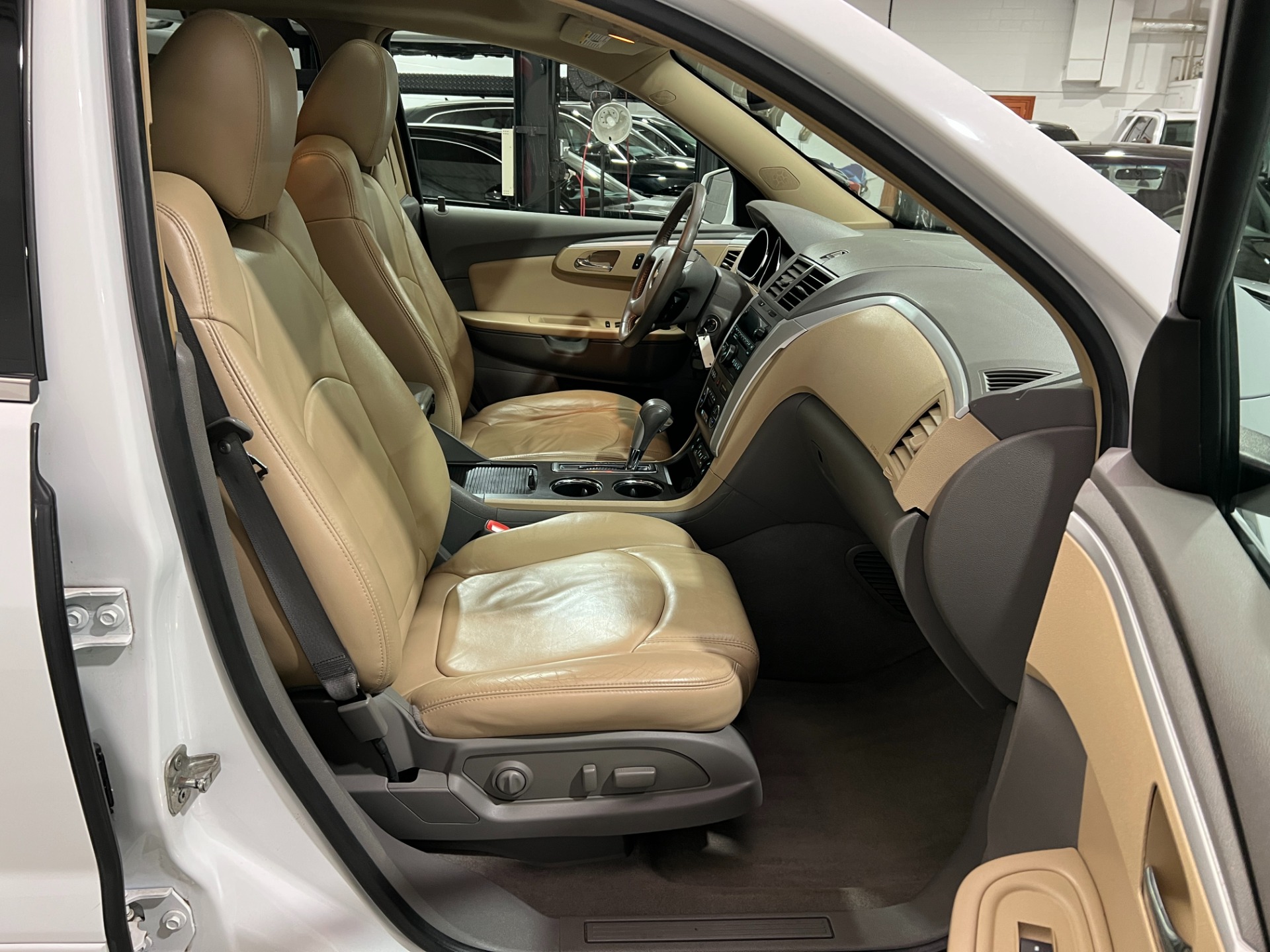 Used-2009-Chevrolet-Traverse-2LT-FWD