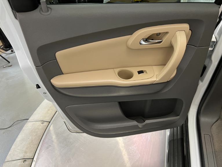 Used-2009-Chevrolet-Traverse-2LT-FWD
