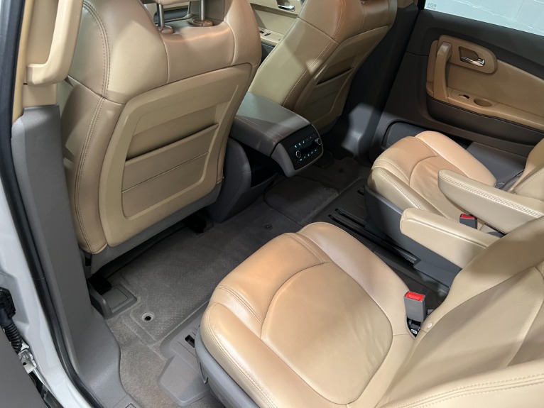 Used-2009-Chevrolet-Traverse-2LT-FWD