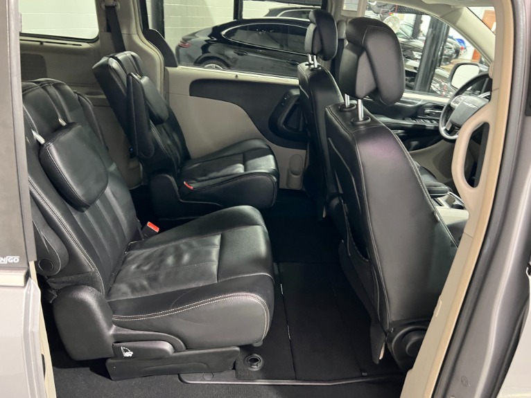 Used-2014-Chrysler-Town-and-Country-Touring-FWD