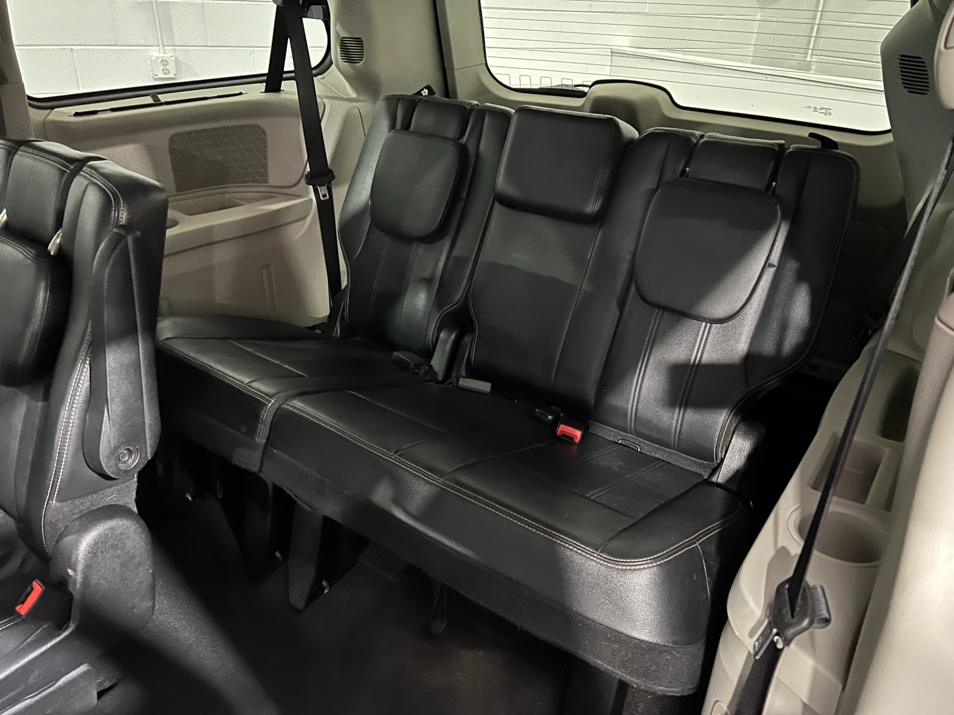 Used-2014-Chrysler-Town-and-Country-Touring-FWD