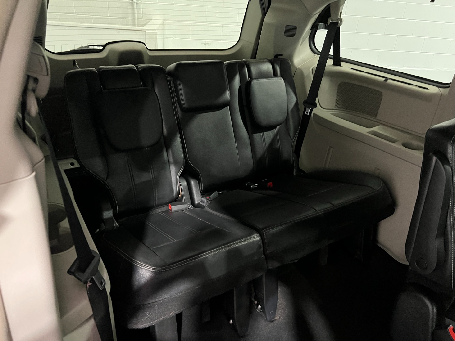 Used-2014-Chrysler-Town-and-Country-Touring-FWD