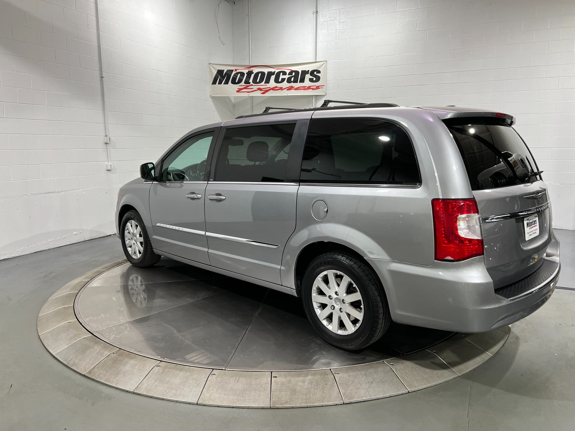 Used-2014-Chrysler-Town-and-Country-Touring-FWD