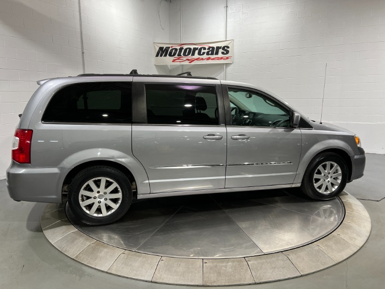 Used-2014-Chrysler-Town-and-Country-Touring-FWD