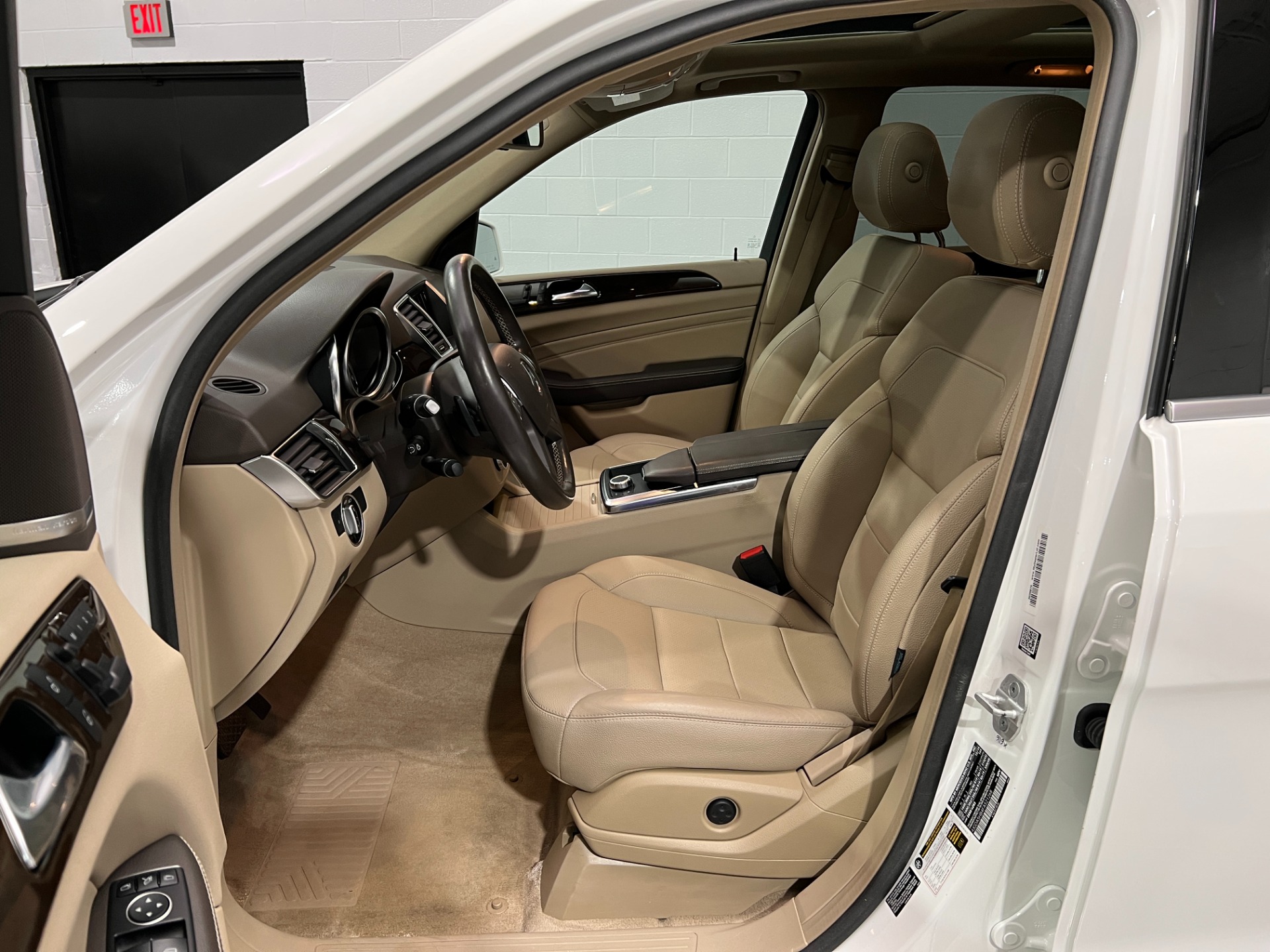 Used-2015-Mercedes-Benz-M-Class-ML-350-4MATIC