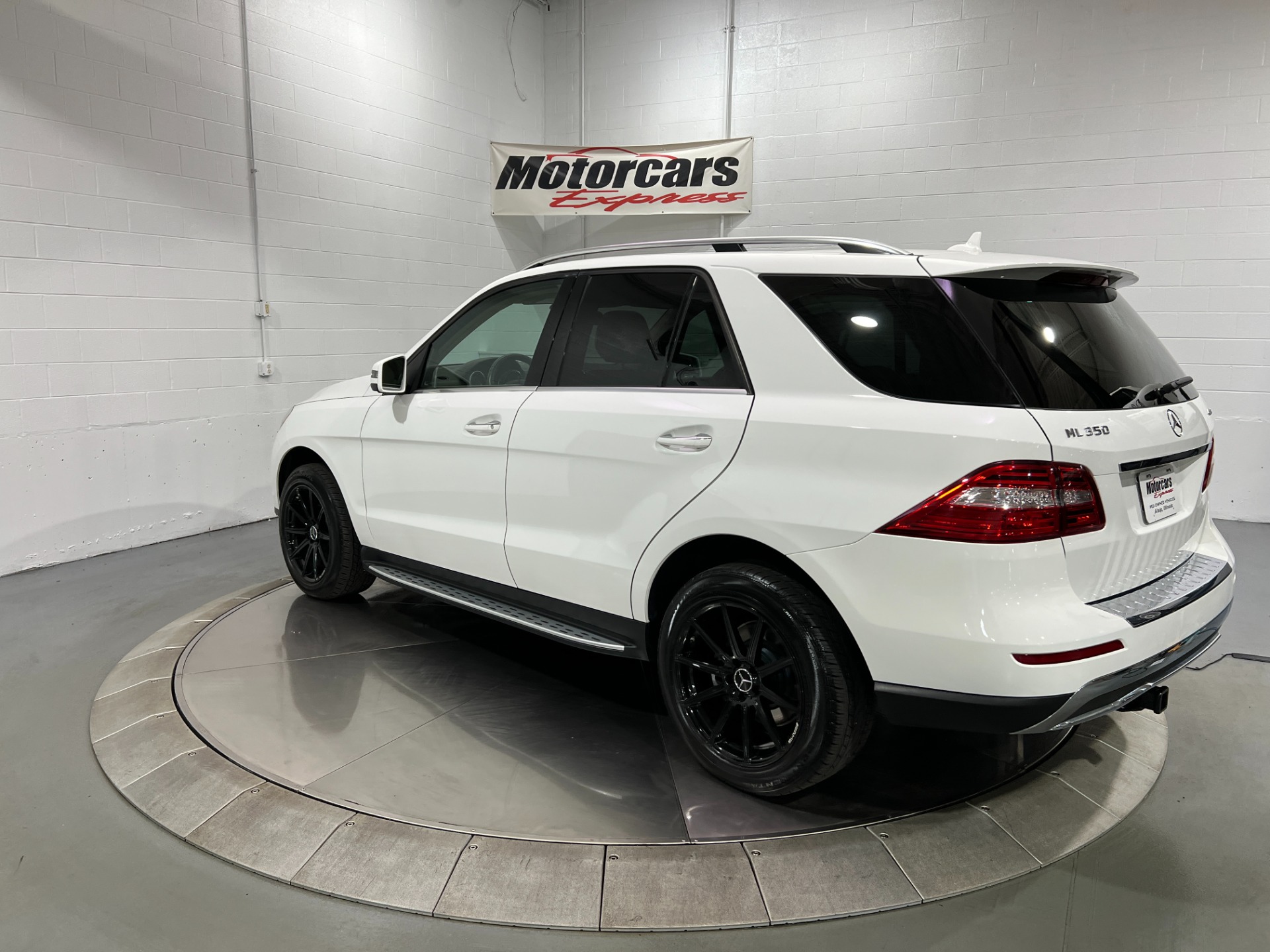 Used-2015-Mercedes-Benz-M-Class-ML-350-4MATIC