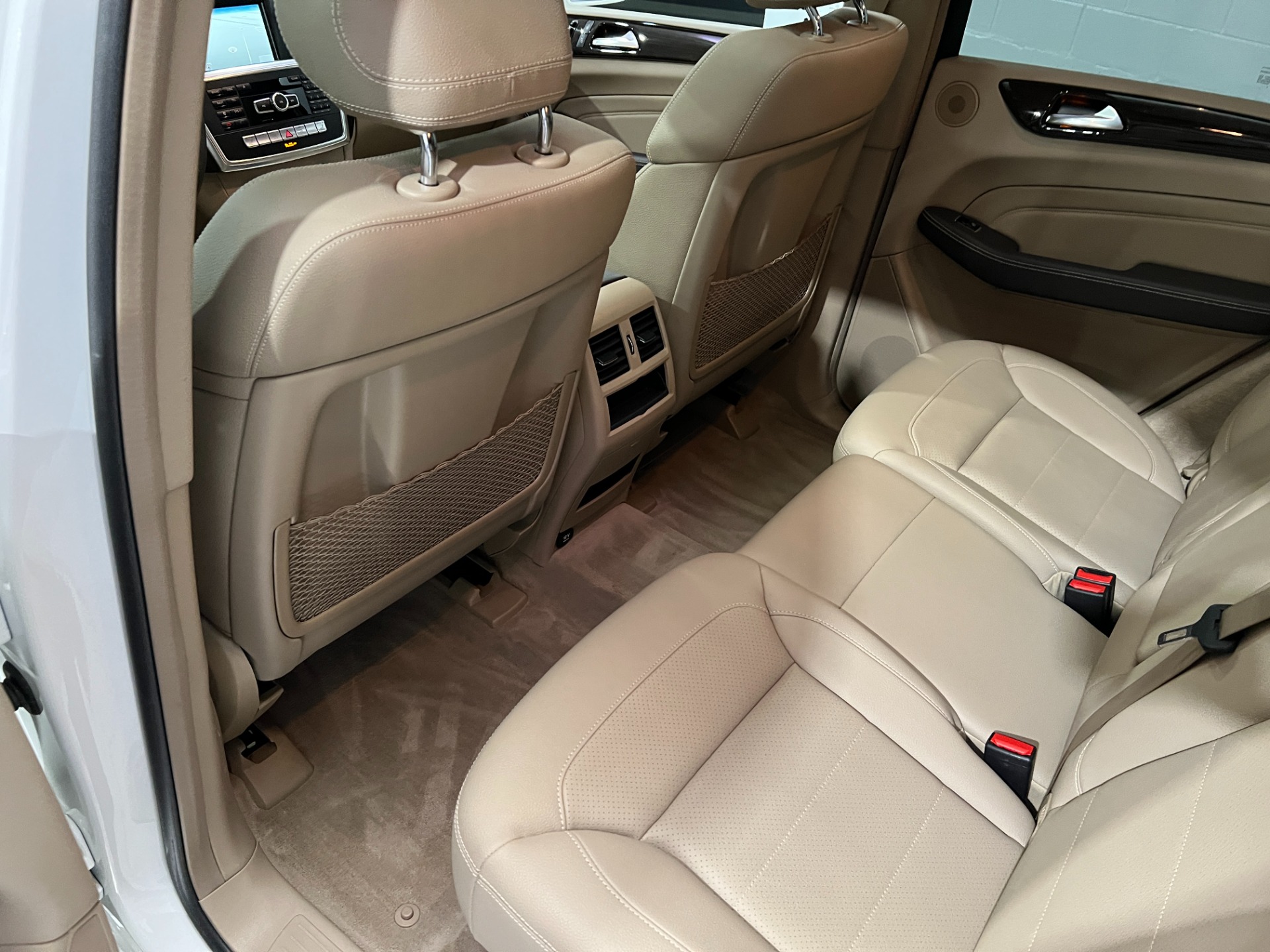Used-2015-Mercedes-Benz-M-Class-ML-350-4MATIC
