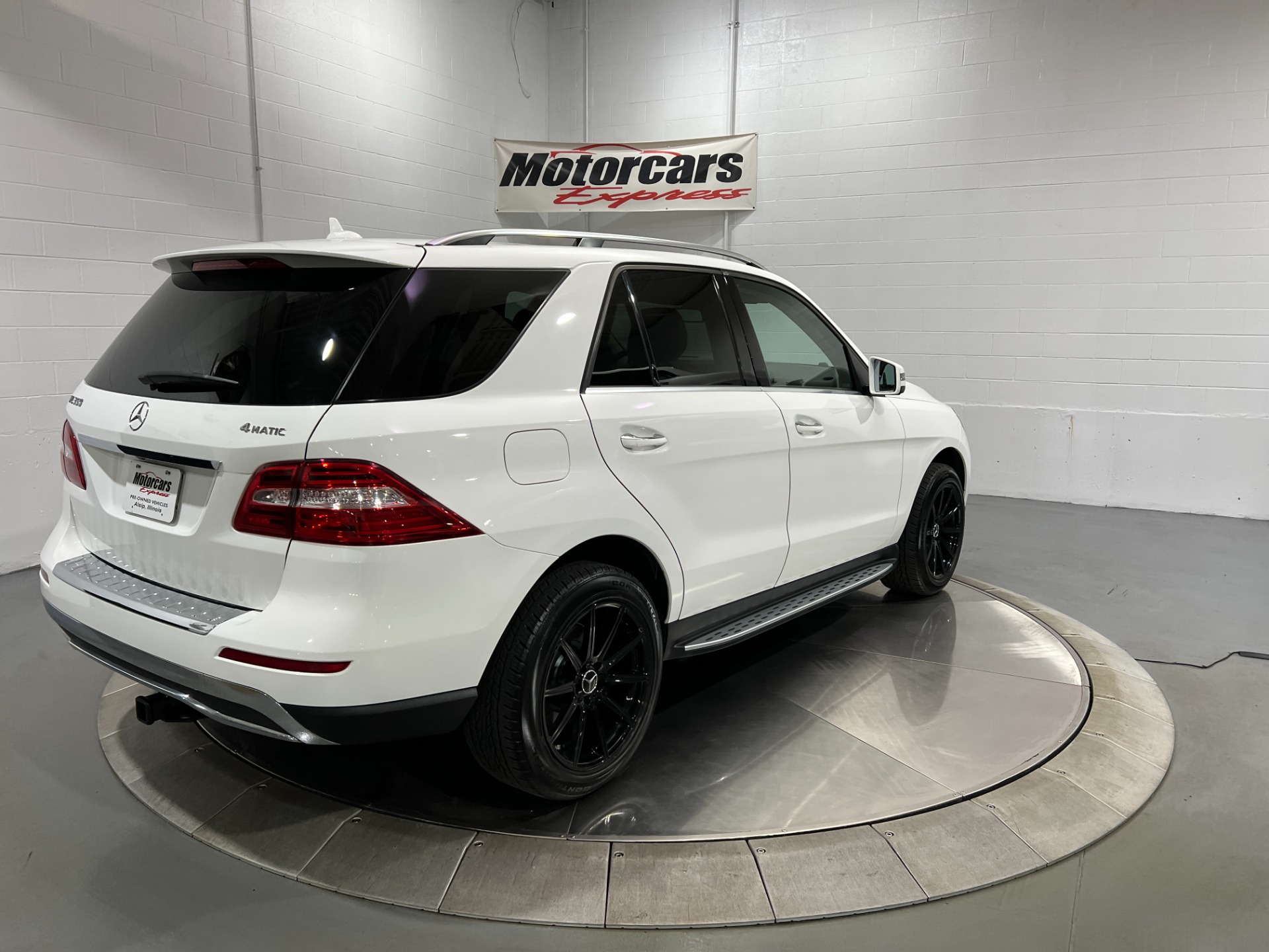 Used-2015-Mercedes-Benz-M-Class-ML-350-4MATIC