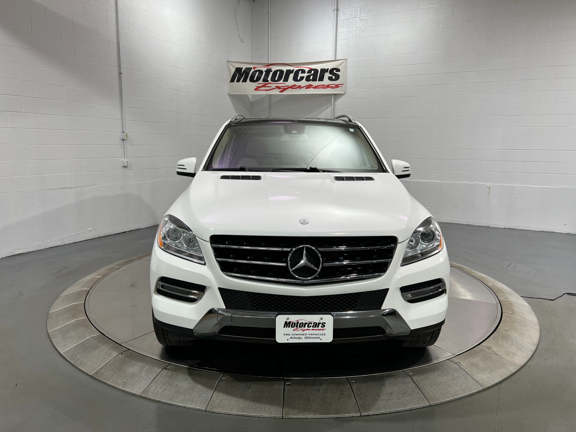 Used-2015-Mercedes-Benz-M-Class-ML-350-4MATIC