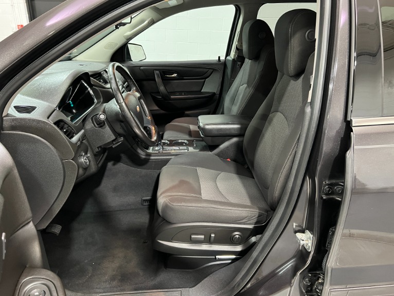 Used-2017-Chevrolet-Traverse-LT-FWD