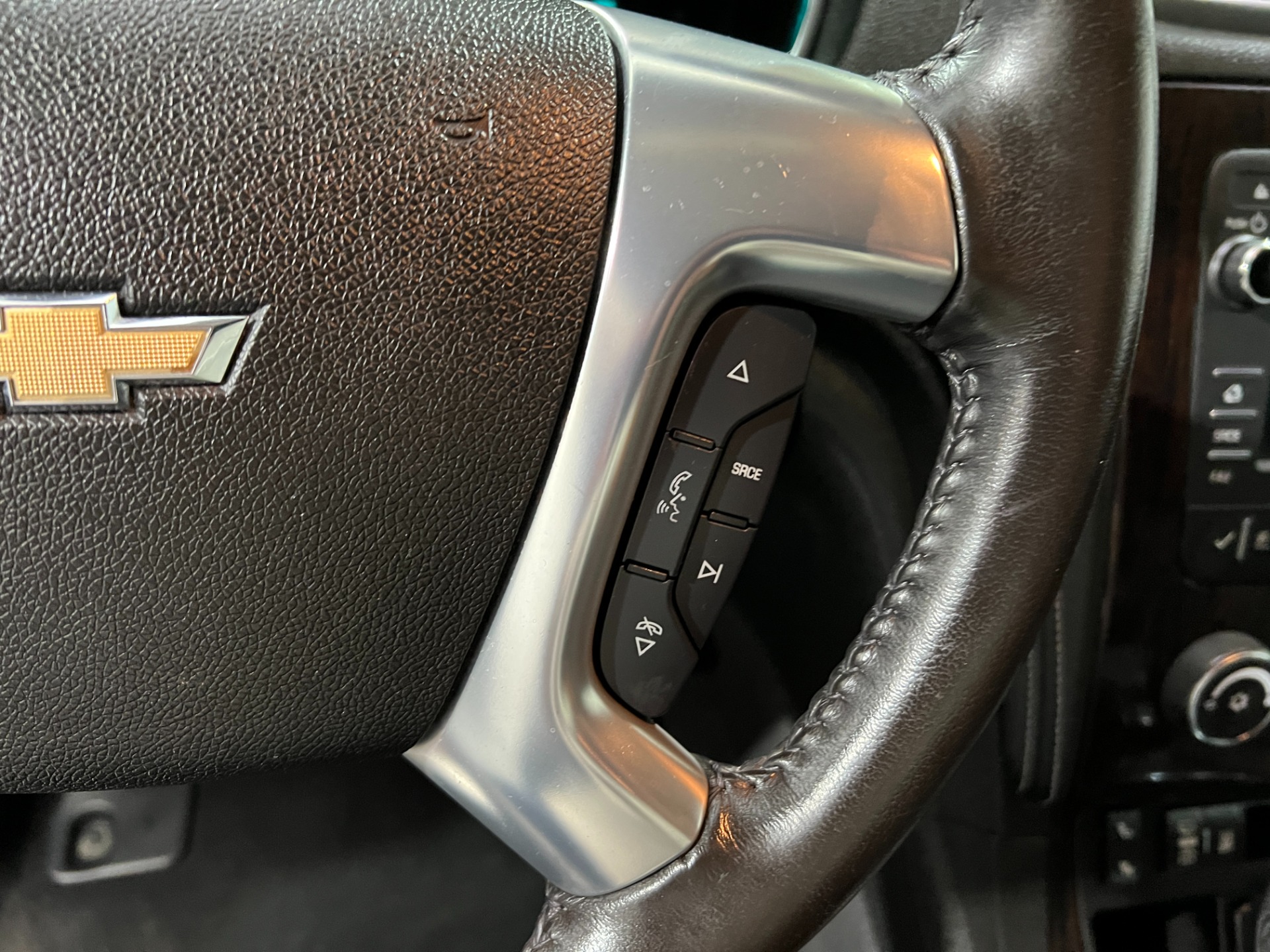 Used-2017-Chevrolet-Traverse-LT-FWD