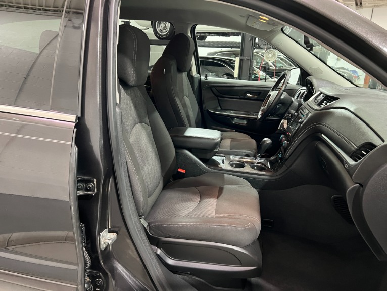 Used-2017-Chevrolet-Traverse-LT-FWD