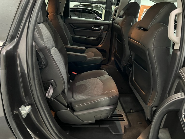 Used-2017-Chevrolet-Traverse-LT-FWD