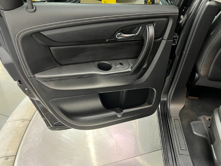 Used-2017-Chevrolet-Traverse-LT-FWD