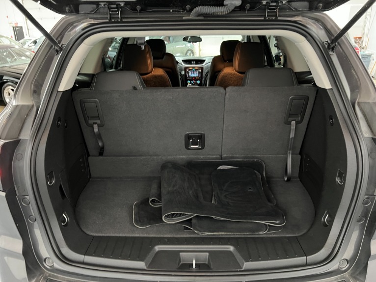 Used-2017-Chevrolet-Traverse-LT-FWD