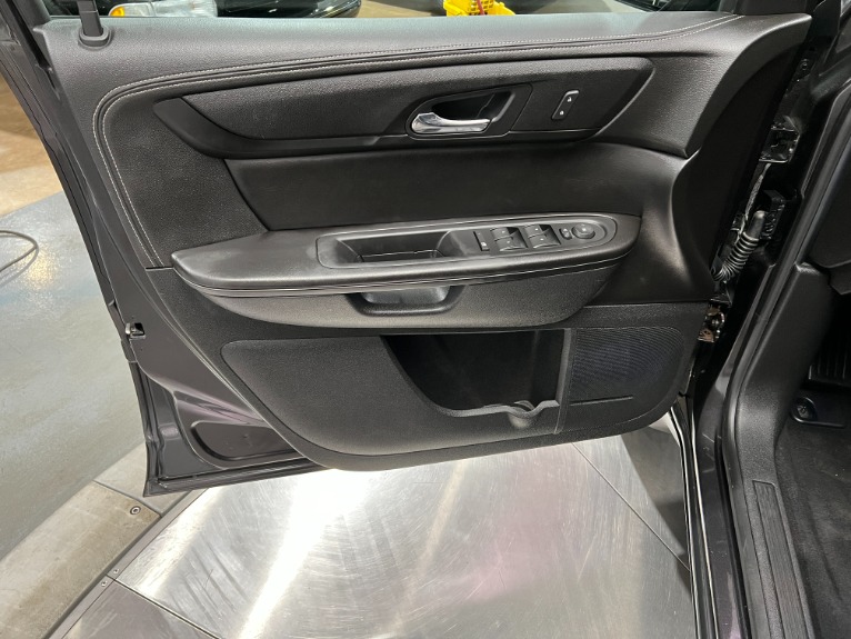 Used-2017-Chevrolet-Traverse-LT-FWD