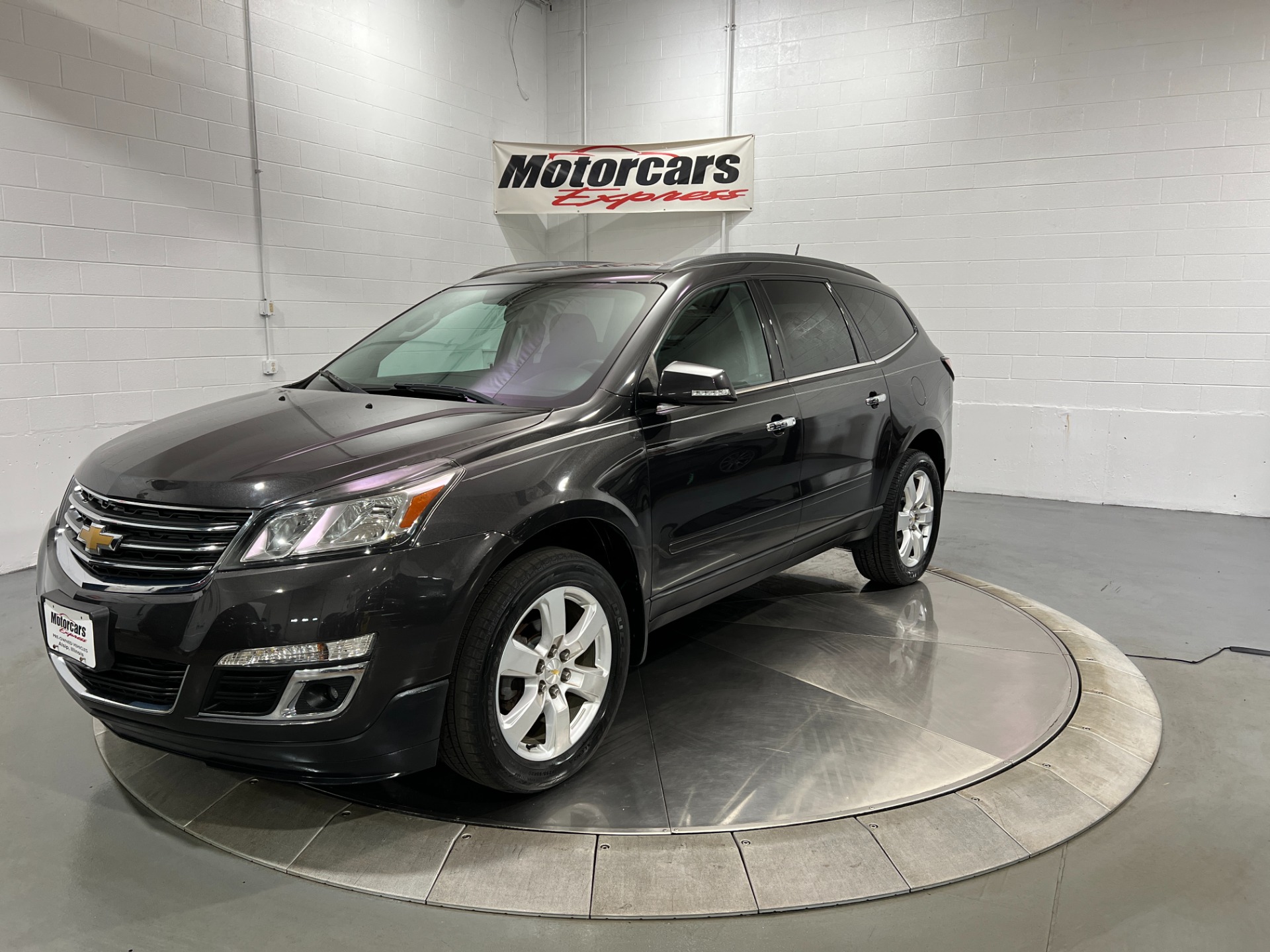 Used-2017-Chevrolet-Traverse-LT-FWD