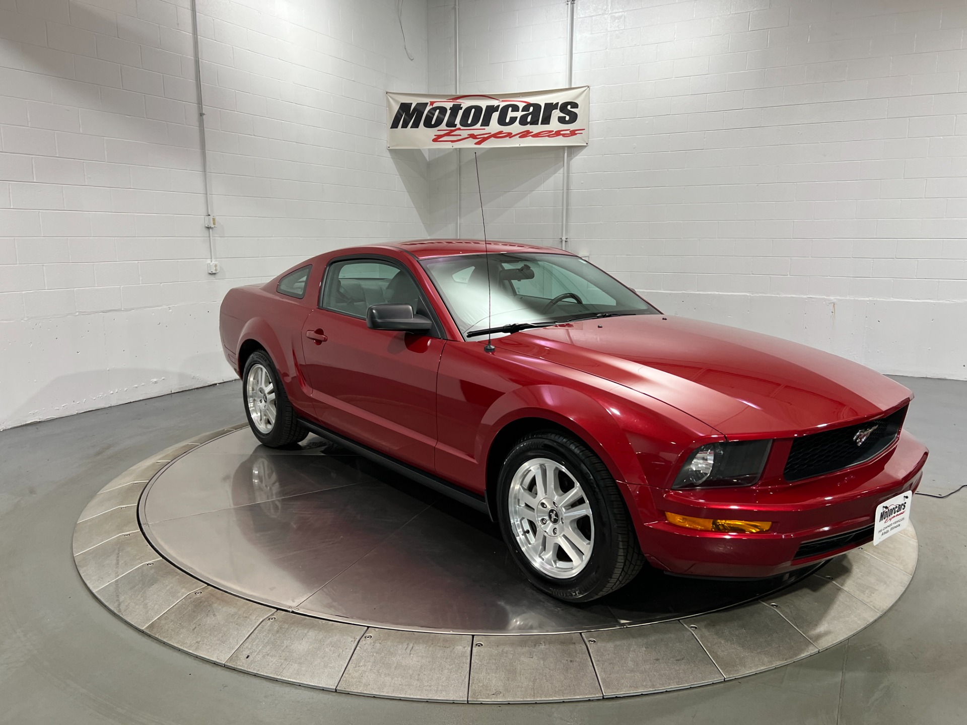 Used-2008-Ford-Mustang-V6-Premium-RWD