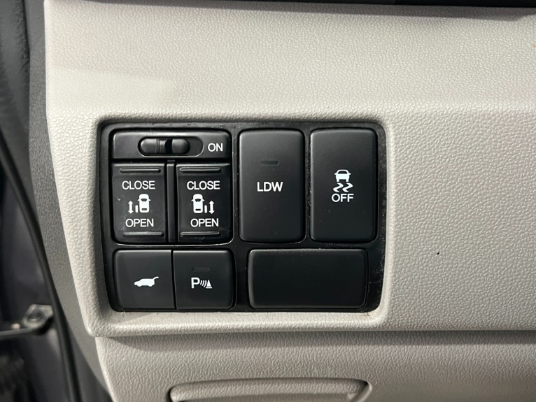 Used-2016-Honda-Odyssey-Touring-FWD