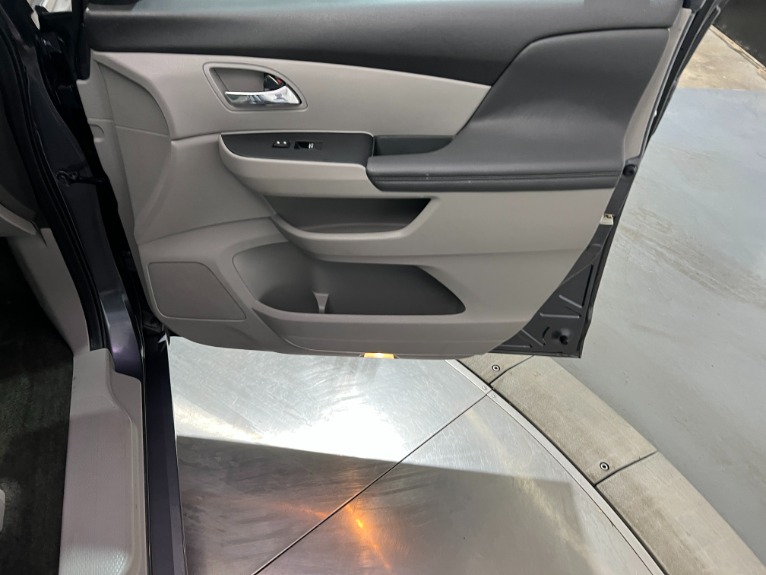 Used-2016-Honda-Odyssey-Touring-FWD