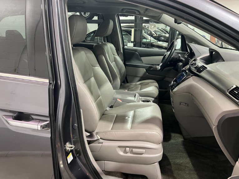 Used-2016-Honda-Odyssey-Touring-FWD