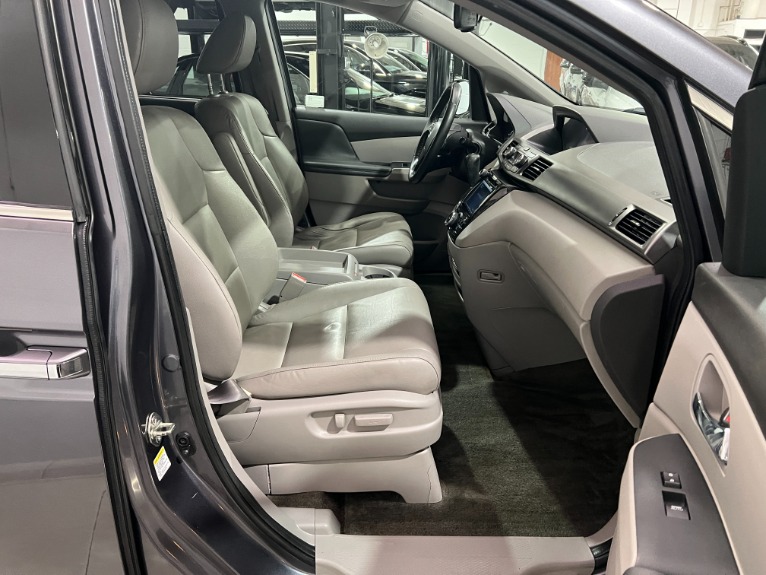 Used-2016-Honda-Odyssey-Touring-FWD