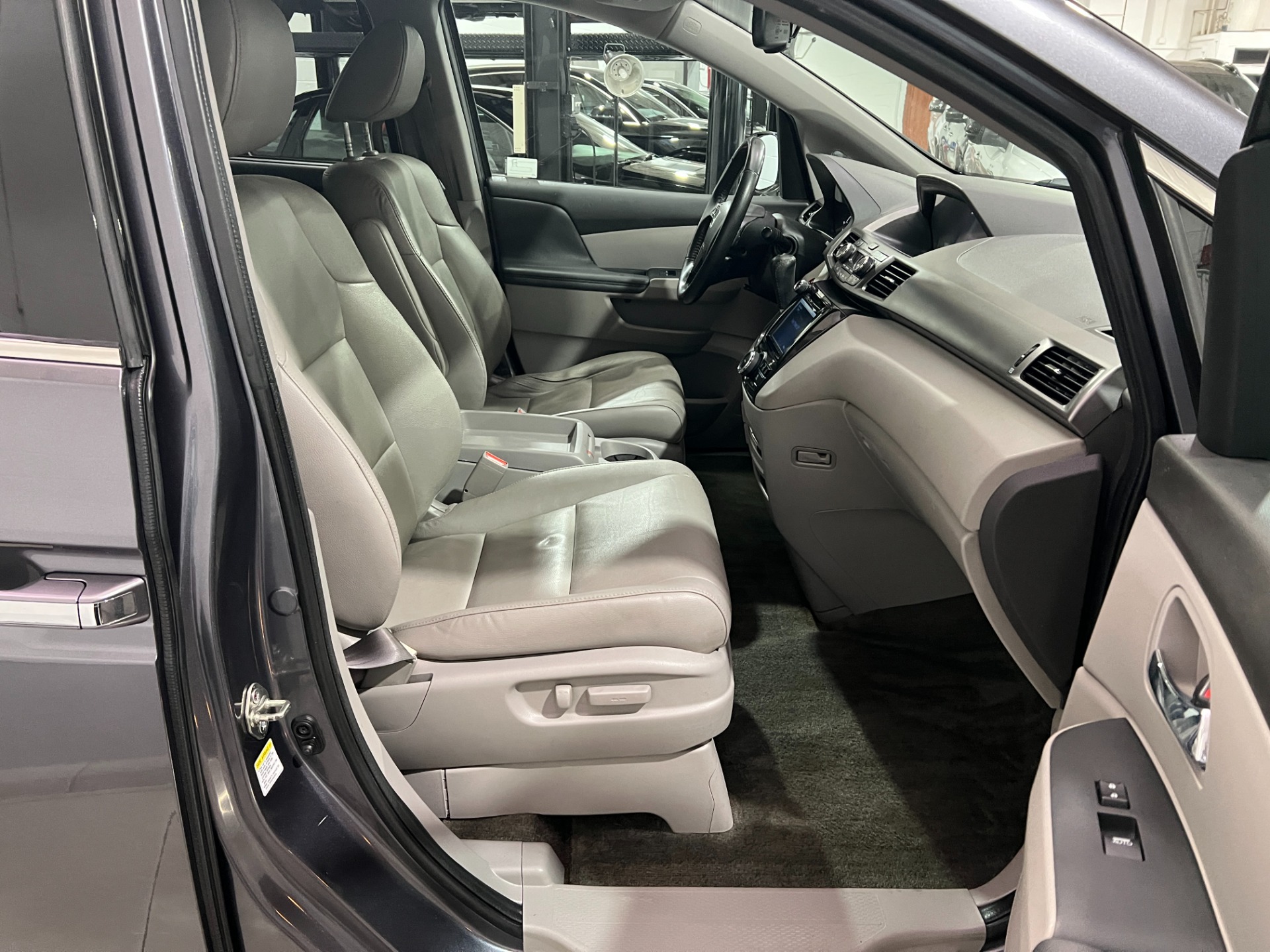 Used-2016-Honda-Odyssey-Touring-FWD