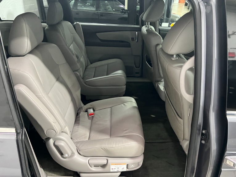 Used-2016-Honda-Odyssey-Touring-FWD
