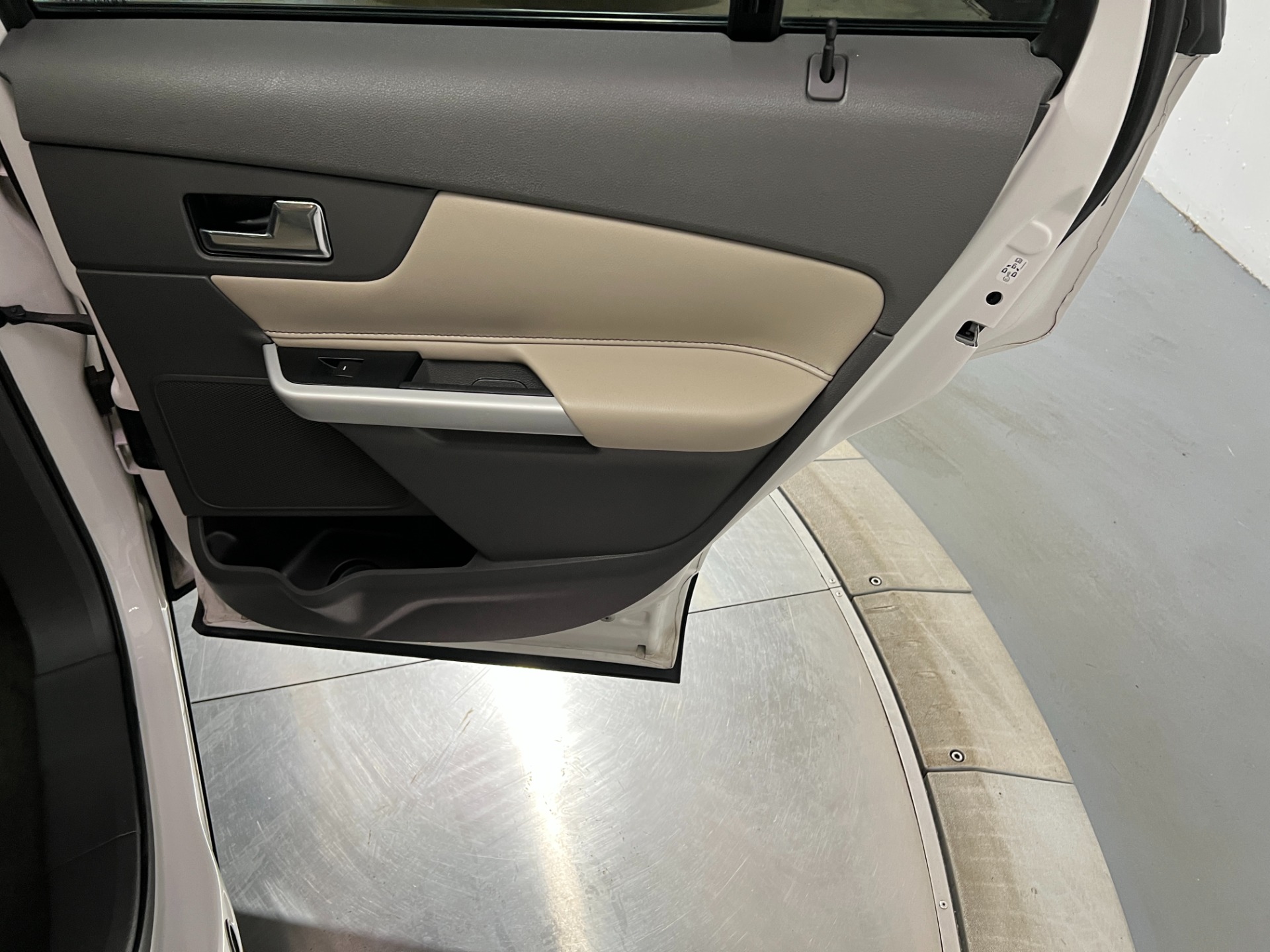 Used-2014-Ford-Edge-SEL-FWD