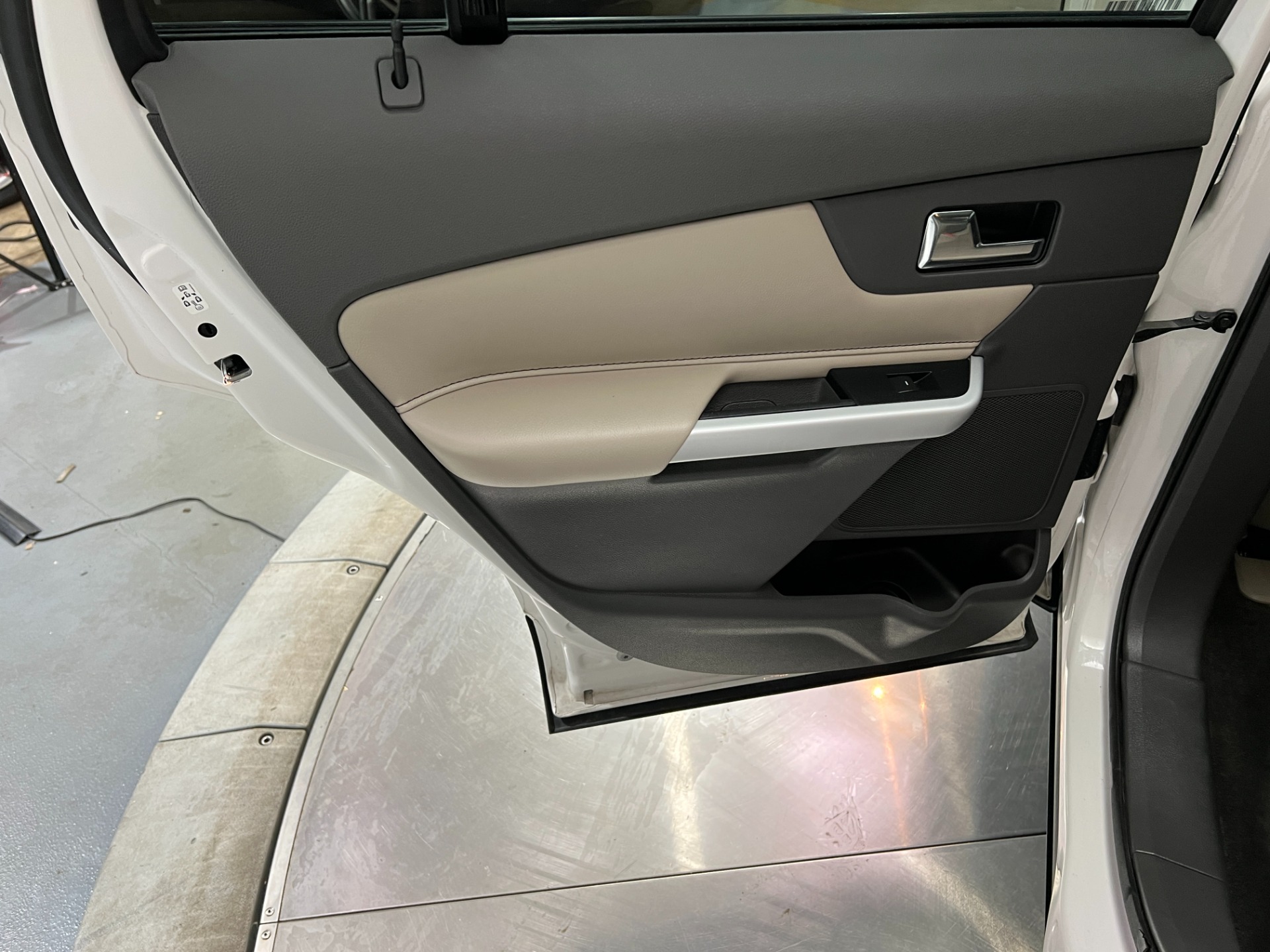 Used-2014-Ford-Edge-SEL-FWD