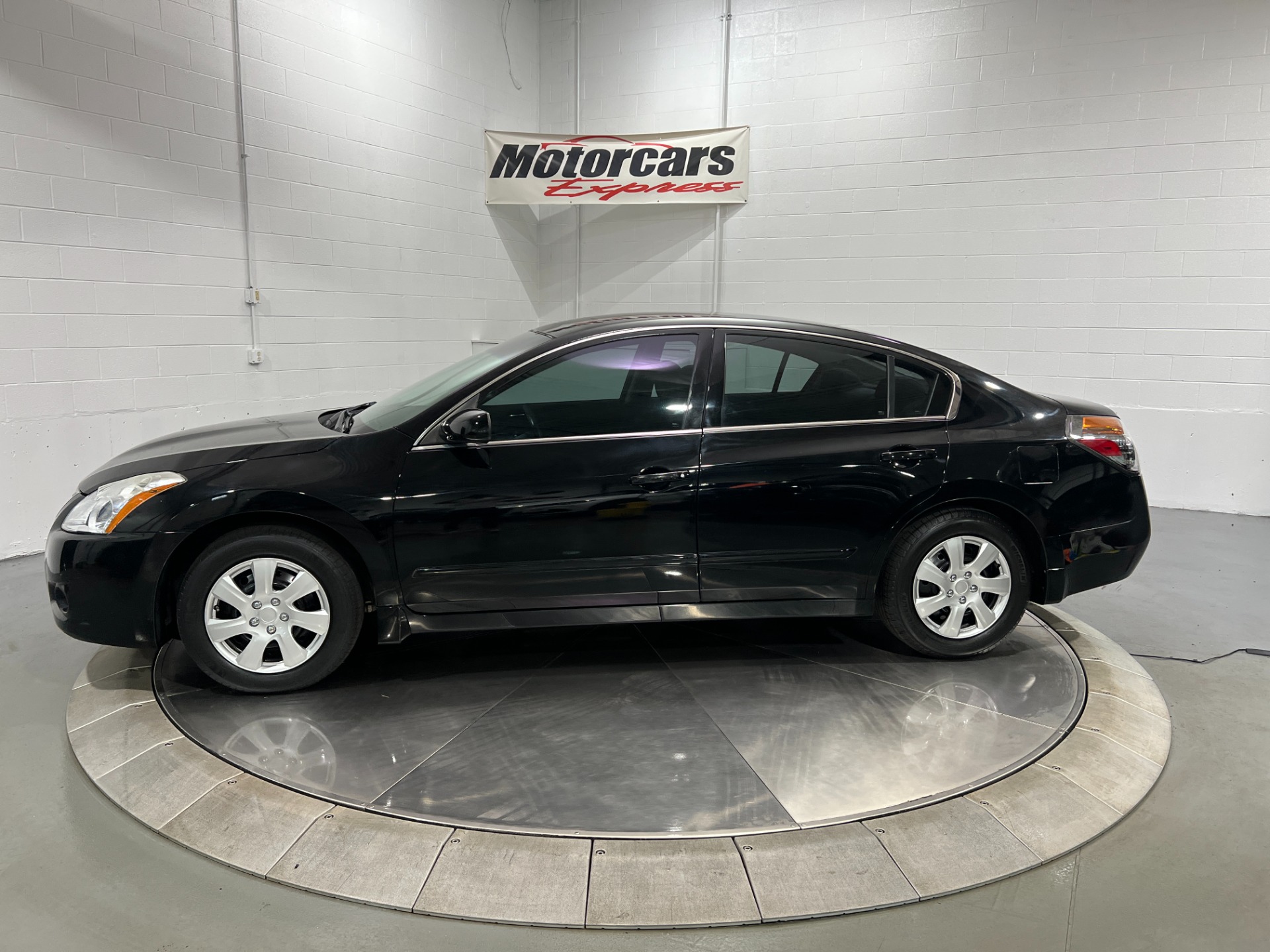 Used-2010-Nissan-Altima-25-S-FWD