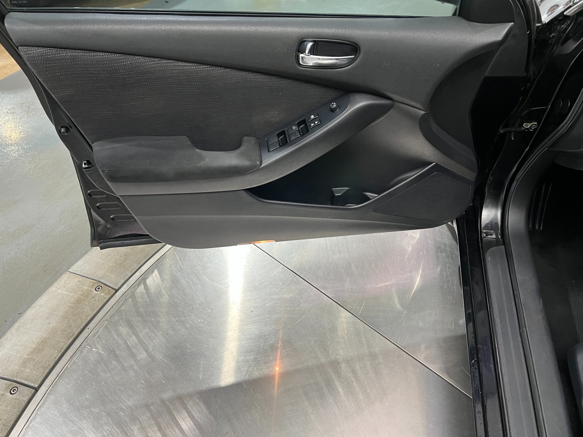 Used-2010-Nissan-Altima-25-S-FWD