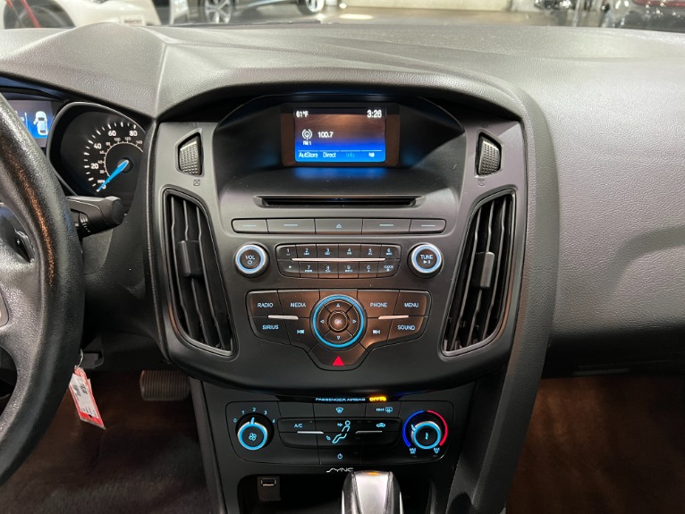 Used-2015-Ford-Focus-SE-FWD