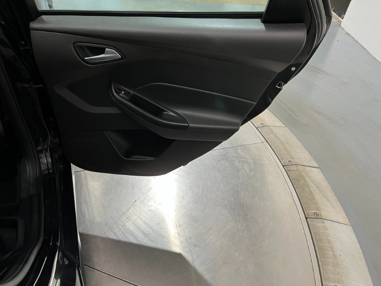 Used-2015-Ford-Focus-SE-FWD